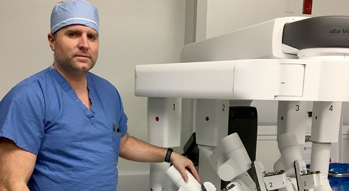 Benjamin Sadowitz & a daVinci robot