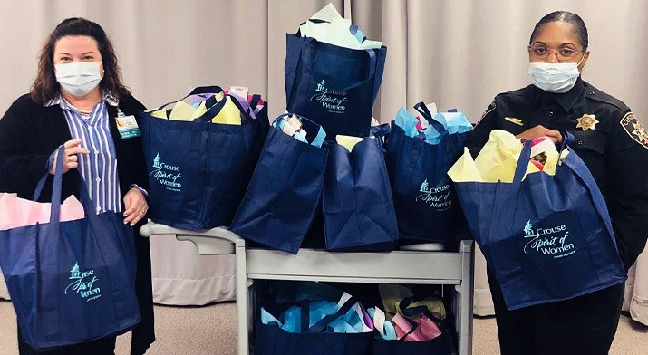 Crouse Delivers Gift Bags to Moms